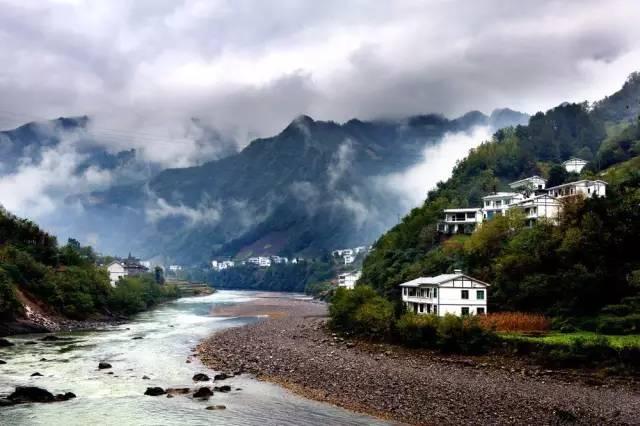 游客旅游中不文明行为有哪些？